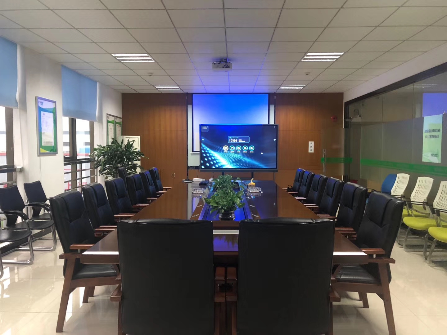 哲創(chuàng)（zcshow）一鍵無線投屏升級(jí)企業(yè)會(huì)議室